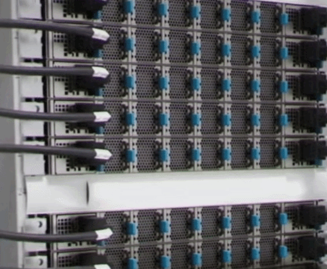 InfiniBand スイッチ